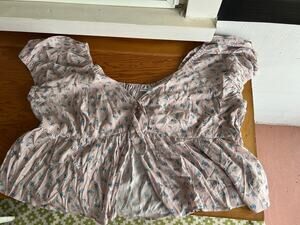New With Tags Torrid Love Sick 4X / 26 Flowy Split Center Top with Bow Detail